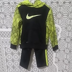 Two-piece Nike Dri-Fit out fit